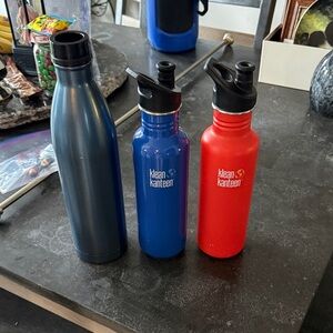 Klean Kanteen Blue and Red Water Bottles